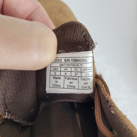 Ugg treadlite youth brown booties Size 5 - Picture 9 of 9